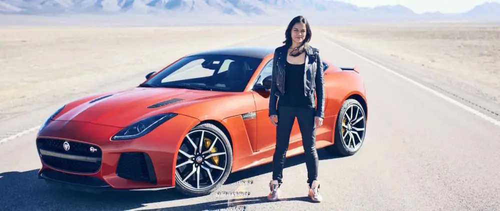Celebrities JAGUAR F TYPE SVR 200MPH HERO 02 copy - Celebrities
