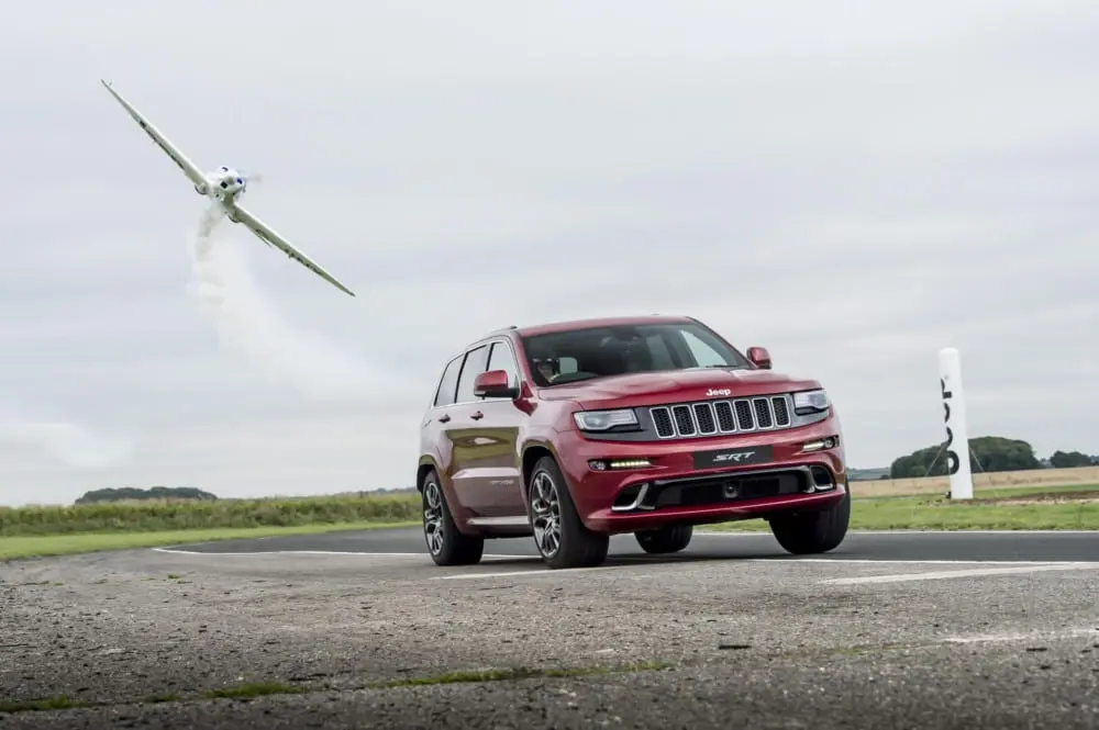 Stories Jeep Grand Cherokee SRT vs plane 4 - Stories