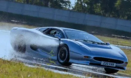 Bridgestone get Jaguar XJ220 back on track