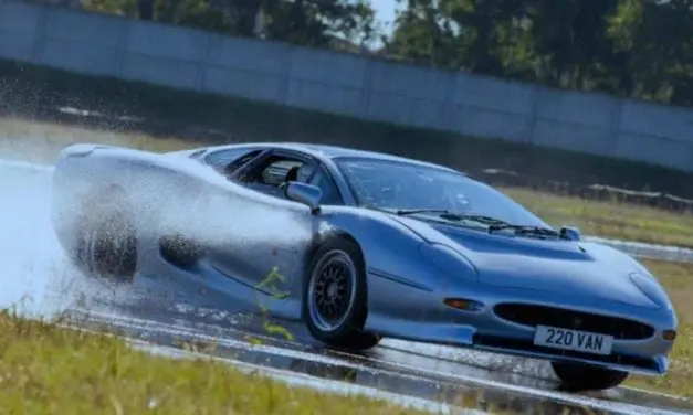 Bridgestone get Jaguar XJ220 back on track