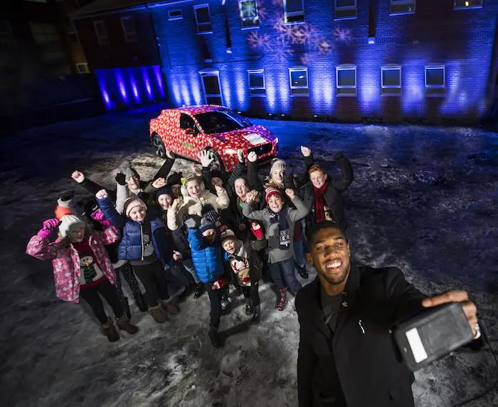 ANTHONY JOSHUA LIGHTS UP CHRISTMAS FOR NSPCC CHILDREN