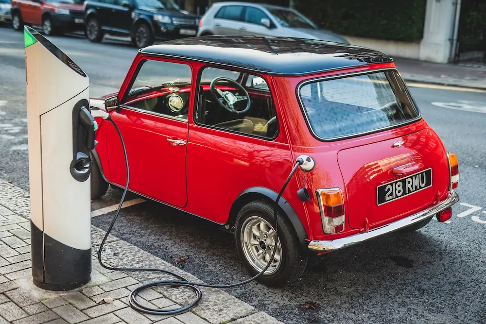Stories SwindEClassicfromSwindonPowertraincharging - Stories