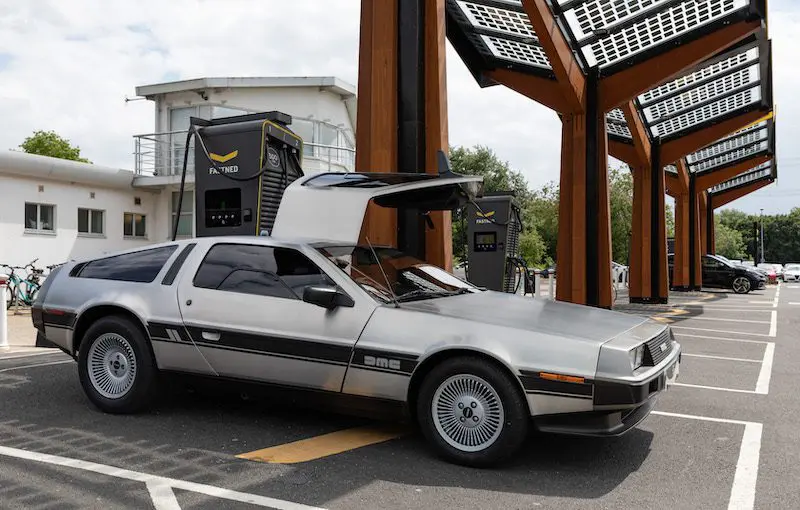 Electrogenic DeLorean needs a decent V8, pictures are nice..