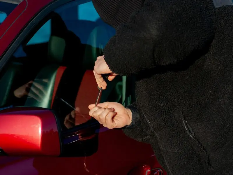 Common Practices for Car Thieves and 5 Strategies to Preempt Them