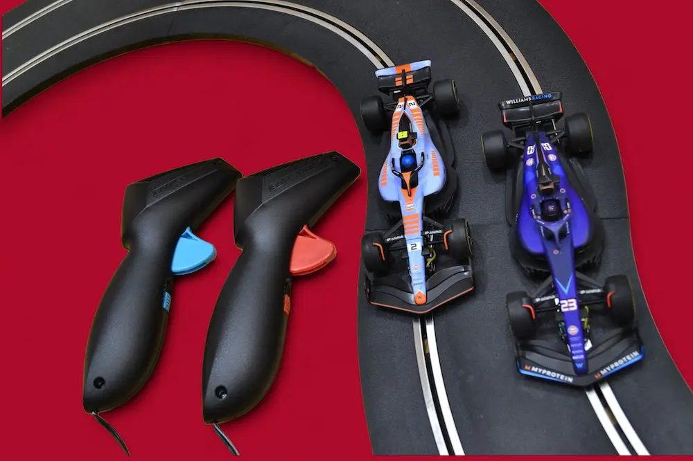 Scalextric Williams Racing Race Set with Kiran Parmar DSC 0064 - Scalextric Williams Racing Race Set with Kiran Parmar