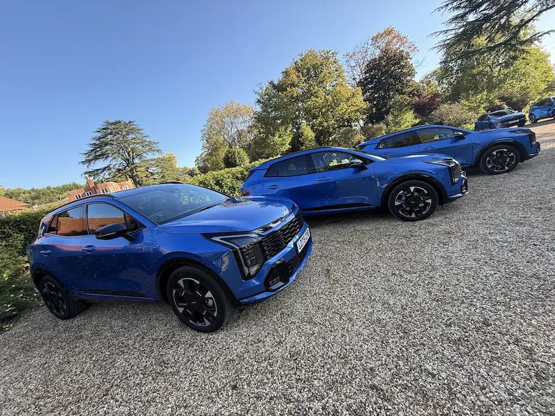 2025 Kia Sportage – Hybrid vs Petrol Manual