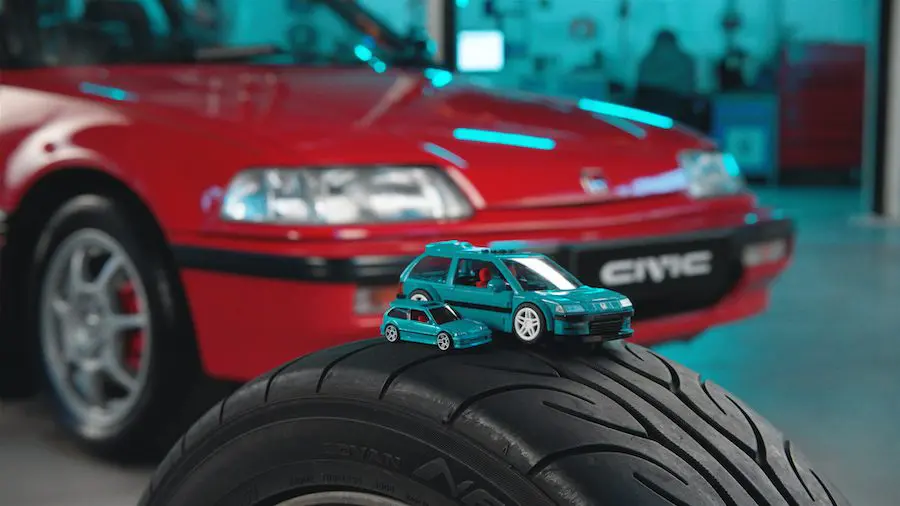 Mattel Brick Shop™ and Hot Wheels® Collector Builds Honda Hot Wheels - Mattel Brick Shop™ and Hot Wheels® Collector Builds