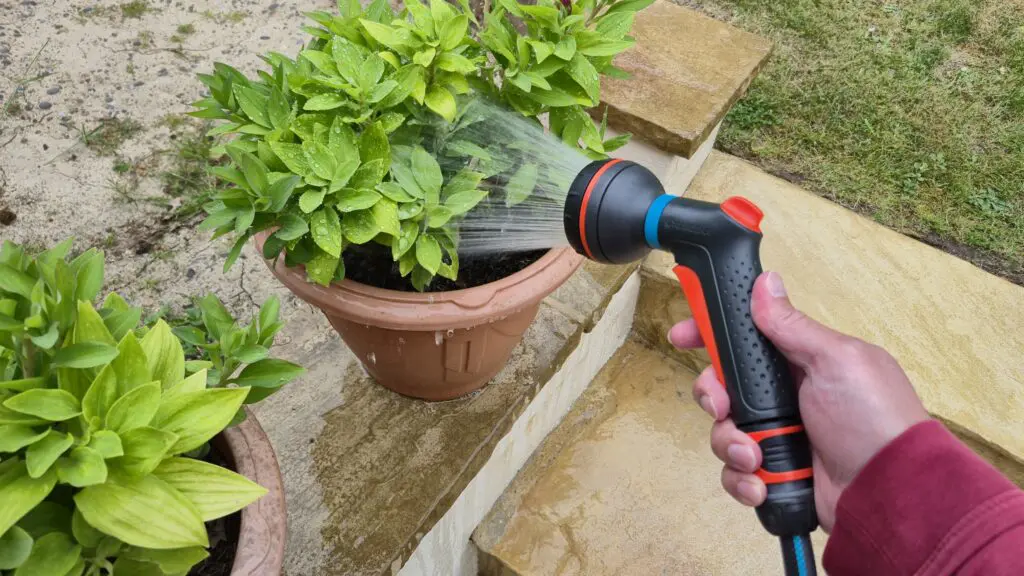 Gardena Classic Multifunctional Sprayer with Kiran Parmar Photo 3 shower 1024x576 - Gardena Classic Multifunctional Sprayer with Kiran Parmar