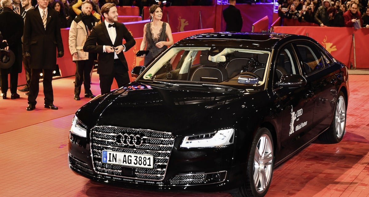 ROBOT AUDI A8 GETS FILM STAR TO THE RED CARPET