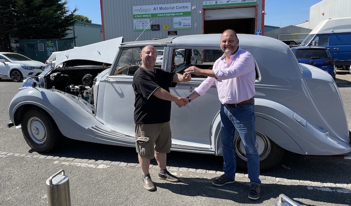 Bon voyage! Rare 1949 Rolls-Royce on tour de France