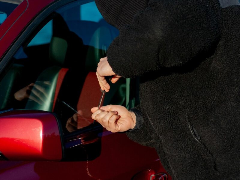 Common Practices for Car Thieves and 5 Strategies to Preempt Them