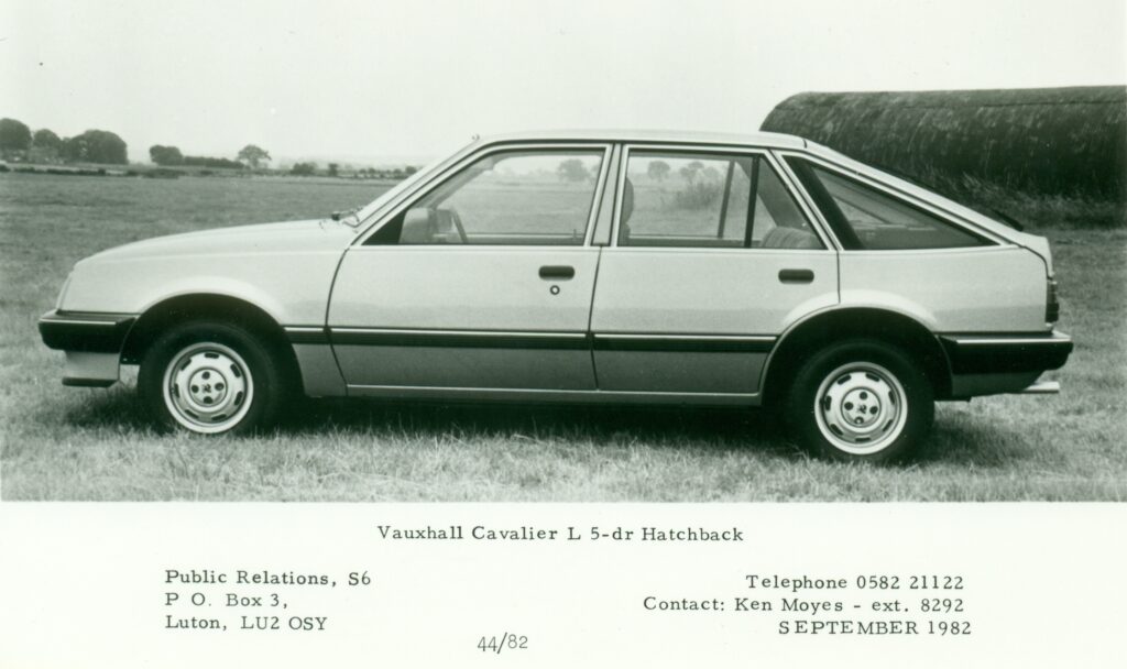 Vauxhall Cavalier Mk II 1.6 L hatchback 1024x608 - Vauxhall Cavalier Mk II at 45